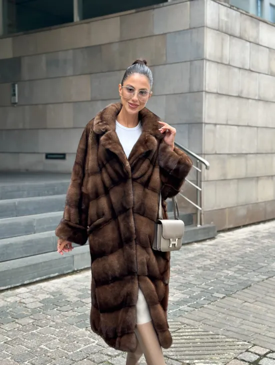 Шуба из меха норки английский воротник - цвет соболь