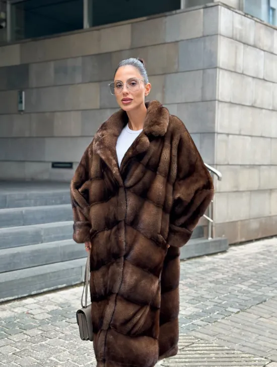 Шуба из меха норки английский воротник - цвет соболь