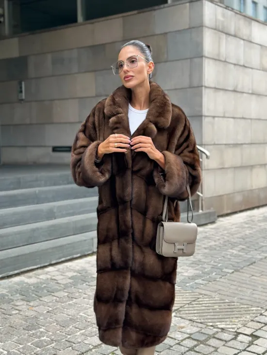 Шуба из меха норки английский воротник - цвет соболь