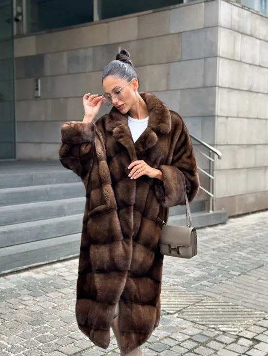 Шуба из меха норки английский воротник - цвет соболь