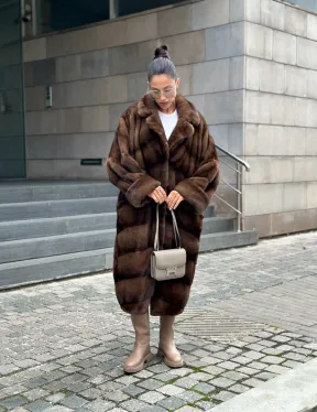 Шуба из меха норки английский воротник - цвет соболь