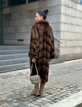 Шуба из меха норки английский воротник - цвет соболь