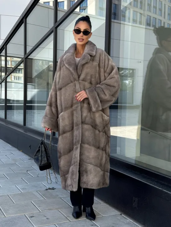 Шуба из меха норки в стиле «Oversize» - цвет сильвер