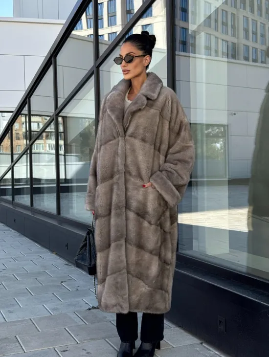 Шуба из меха норки в стиле «Oversize» - цвет сильвер