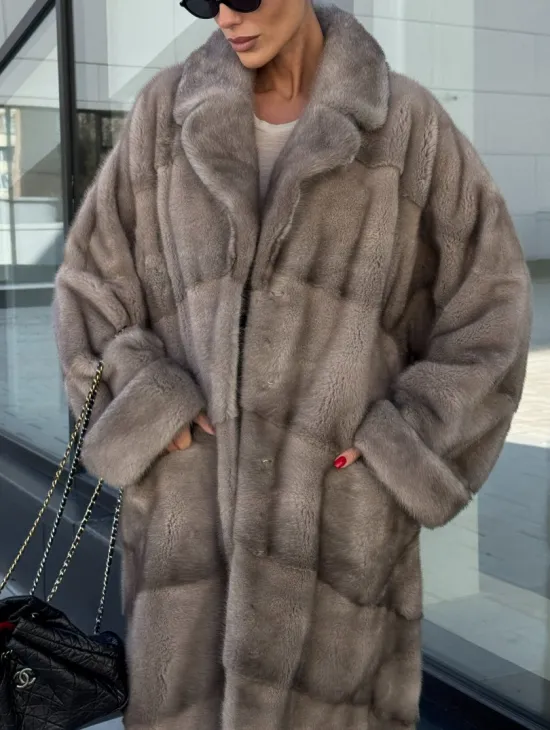 Шуба из меха норки в стиле «Oversize» - цвет сильвер