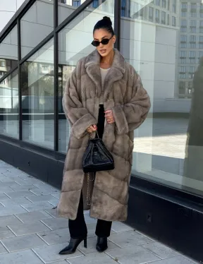 Шуба из меха норки в стиле «Oversize» - цвет сильвер