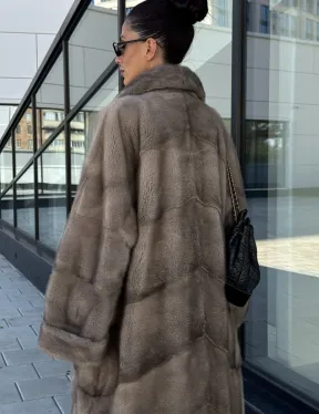 Шуба из меха норки в стиле «Oversize» - цвет сильвер