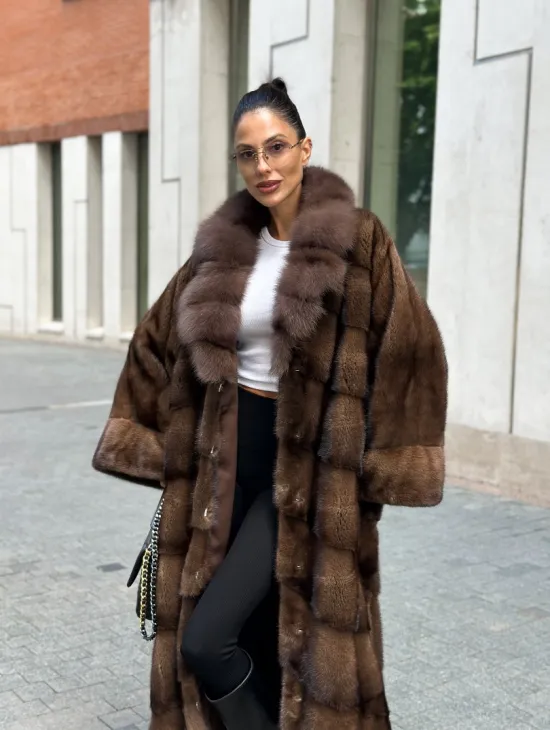 Шуба из меха норки с воротником из куницы - цвет соболь