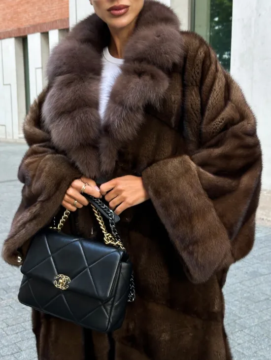 Шуба из меха норки с воротником из куницы - цвет соболь