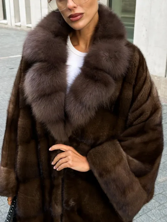 Шуба из меха норки с воротником из куницы - цвет соболь