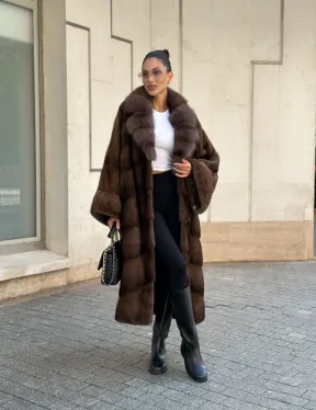 Шуба из меха норки с воротником из куницы - цвет соболь