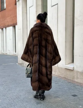 Шуба из меха норки с воротником из куницы - цвет соболь