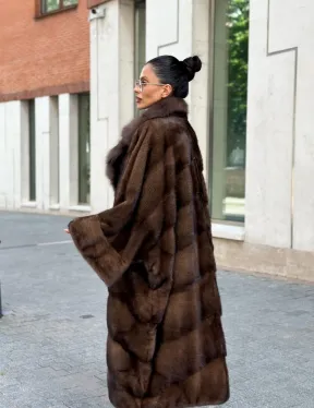 Шуба из меха норки с воротником из куницы - цвет соболь