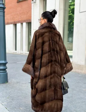 Шуба из меха норки с воротником из куницы - цвет соболь