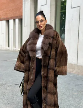 Шуба из меха норки с воротником из куницы - цвет соболь