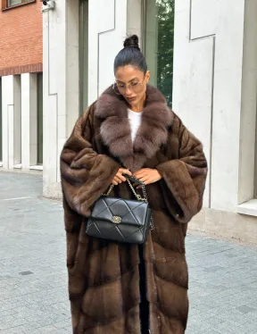 Шуба из меха норки с воротником из куницы - цвет соболь