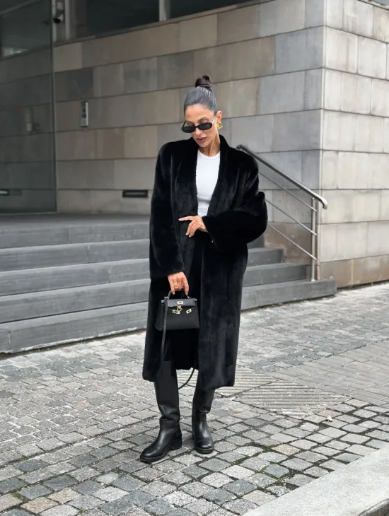 Модная шуба из меха норки Saga furs