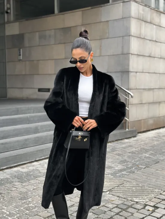 Модная шуба из меха норки Saga furs