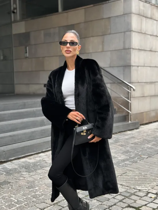 Модная шуба из меха норки Saga furs