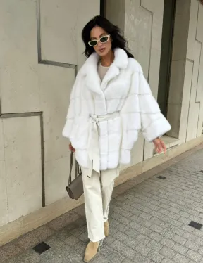 Норковая шубу Saga furs в белом цвете фасон - летучая мышь