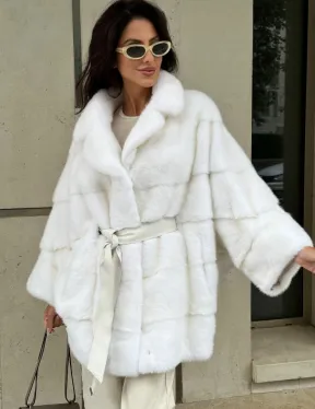 Норковая шубу Saga furs в белом цвете фасон - летучая мышь