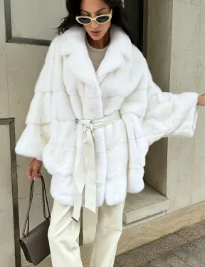 Норковая шубу Saga furs в белом цвете фасон - летучая мышь