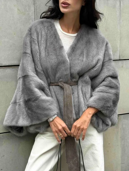 Модная летучая мышь из меха норки - цвет серый
