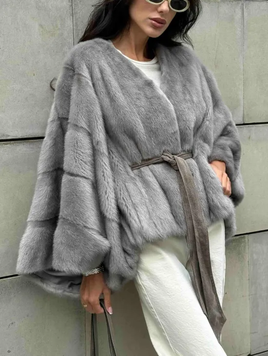 Модная летучая мышь из меха норки - цвет серый