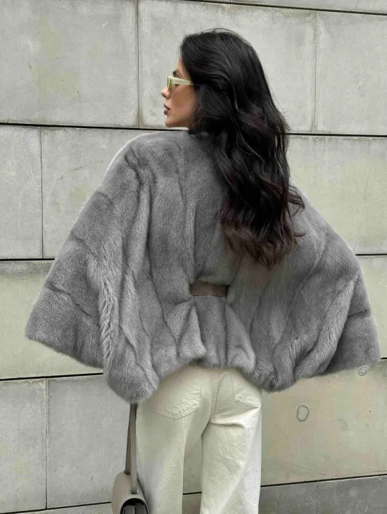 Модная летучая мышь из меха норки - цвет серый