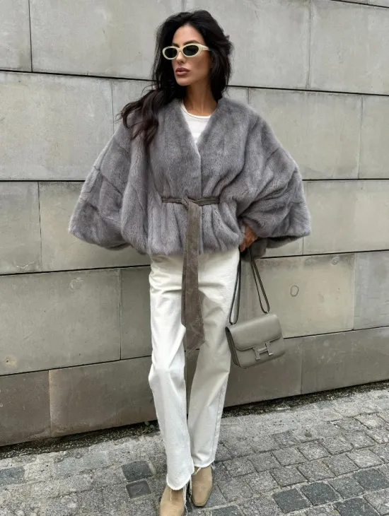 Модная летучая мышь из меха норки - цвет серый