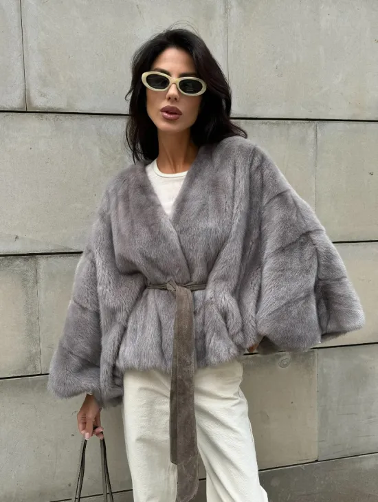 Модная летучая мышь из меха норки - цвет серый