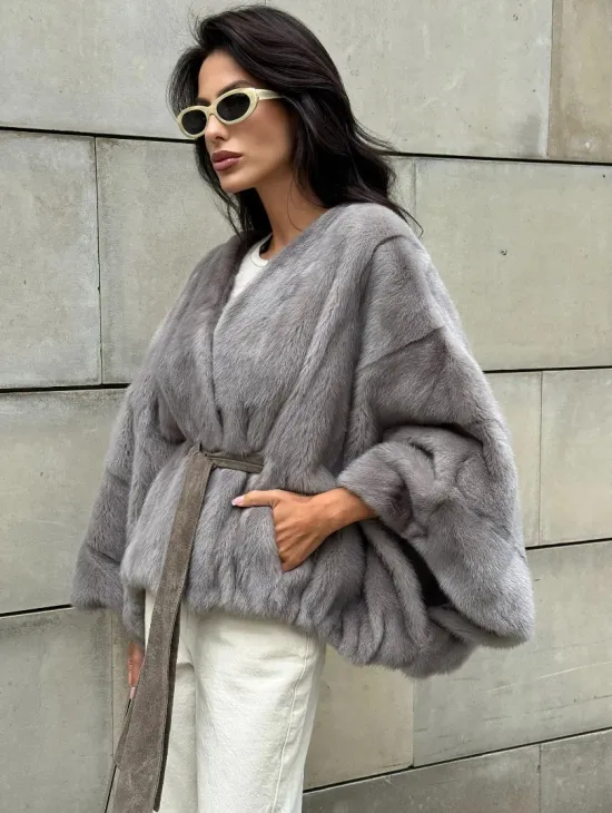 Модная летучая мышь из меха норки - цвет серый
