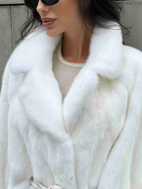 Белая шуба из норки SAGA летучая мышь английский ворот