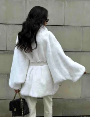 Белая шуба из норки SAGA летучая мышь английский ворот