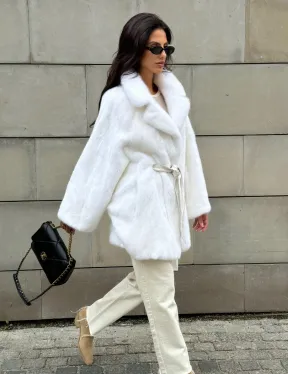 Белая шуба из норки SAGA летучая мышь английский ворот