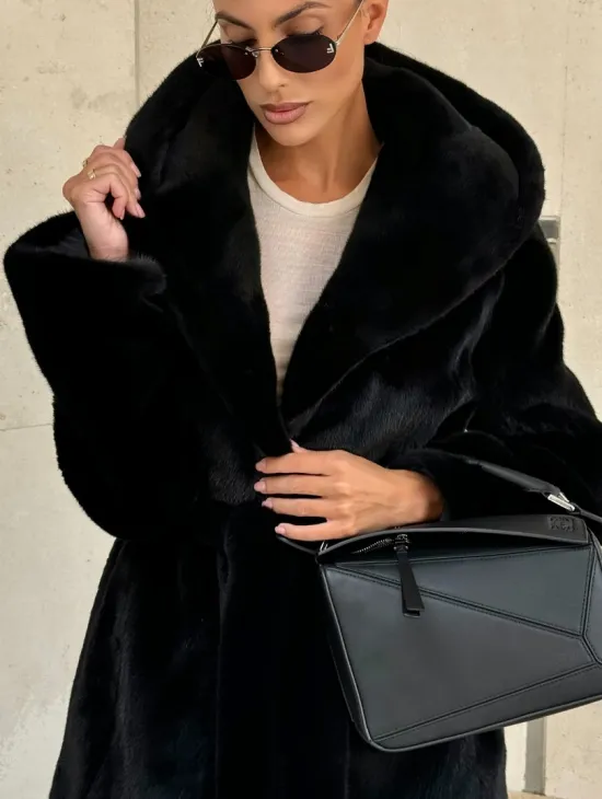 Черная шуба с капюшоном из меха норки BlackGlama - роспуск