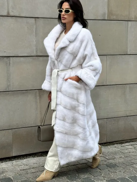 Светлая норковая шуба с английским воротом - цвет паломино