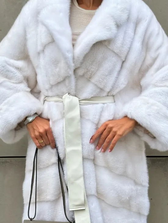 Светлая норковая шуба с английским воротом - цвет паломино