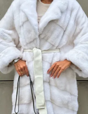 Светлая норковая шуба с английским воротом - цвет паломино