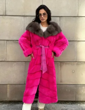 Шуба норковая с капюшоном из меха куницы - цвет фуксия