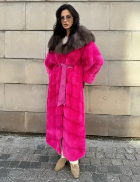 Шуба норковая с капюшоном из меха куницы - цвет фуксия