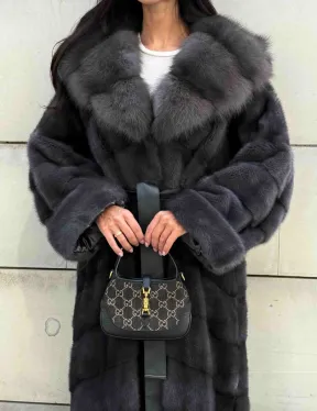 Длинная норковая шуба с капюшоном из меха куницы - цвет графит