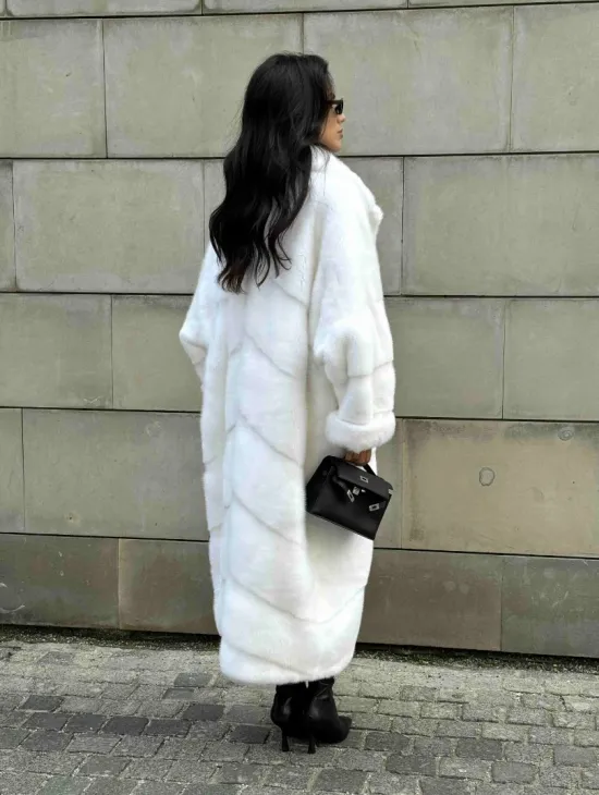 Длинная норковая шуба White COLLECTION с английским воротником