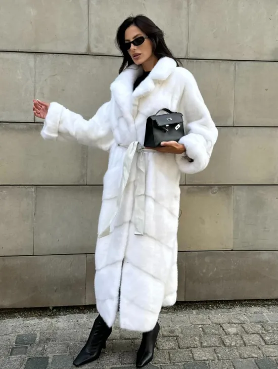Длинная норковая шуба White COLLECTION с английским воротником