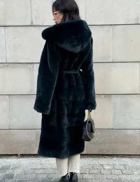 Шуба из аукционной норки NAFA с капюшоном