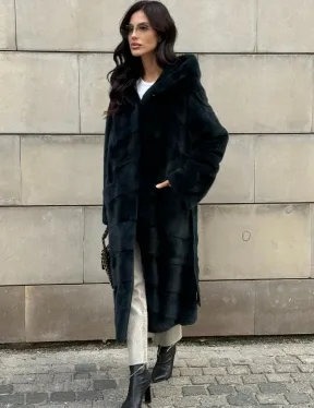 Шуба из аукционной норки NAFA с капюшоном