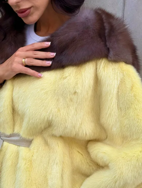 Женское норковое пончо с капюшоном из меха куницы