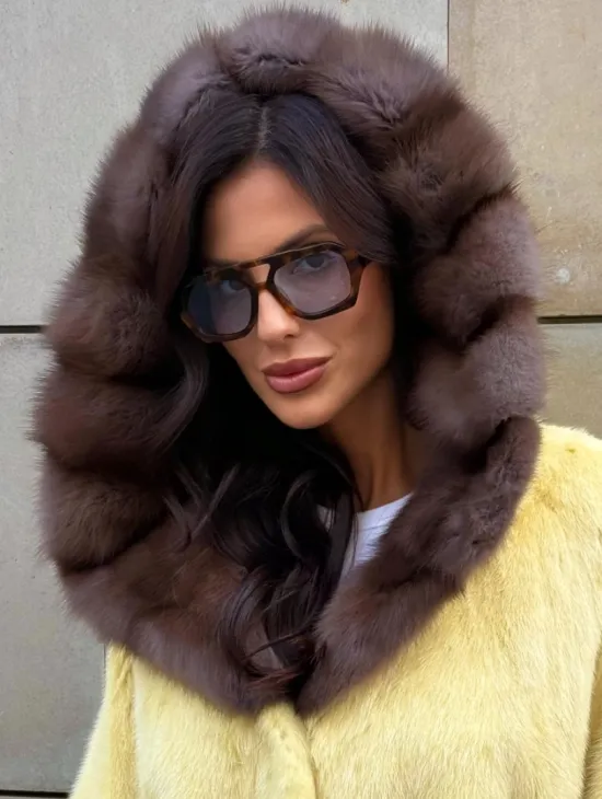 Женское норковое пончо с капюшоном из меха куницы