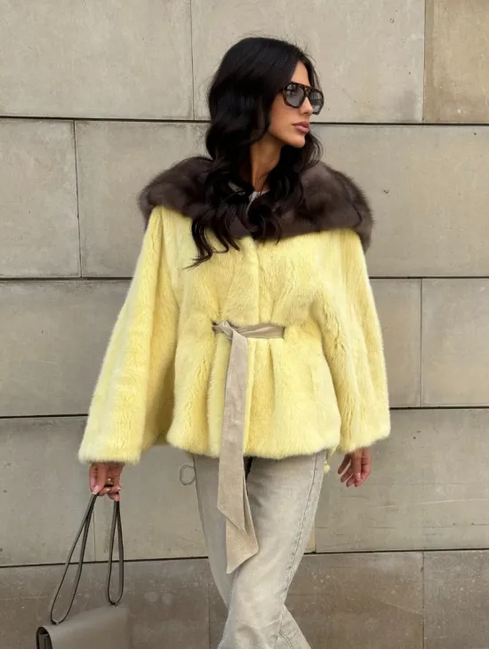 Женское норковое пончо с капюшоном из меха куницы