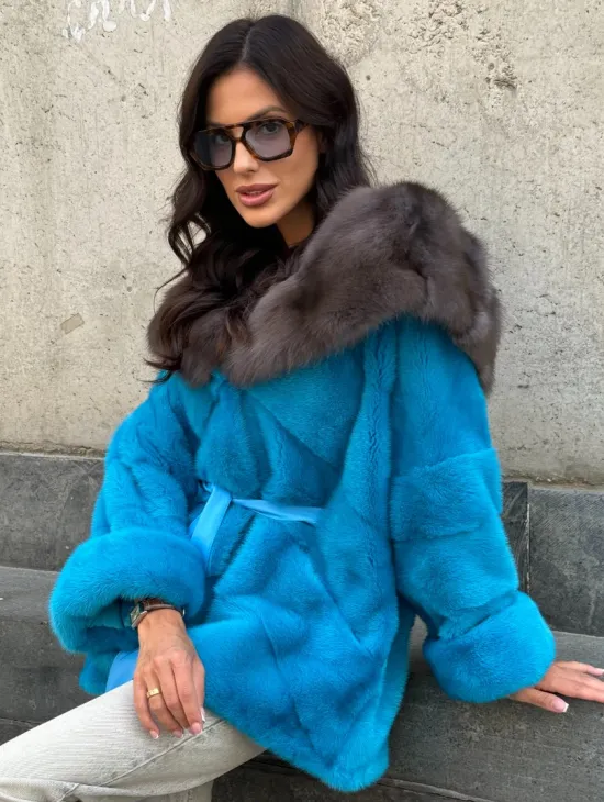 Норковый полушубок с капюшоном из меха куницы - цвет голубой
